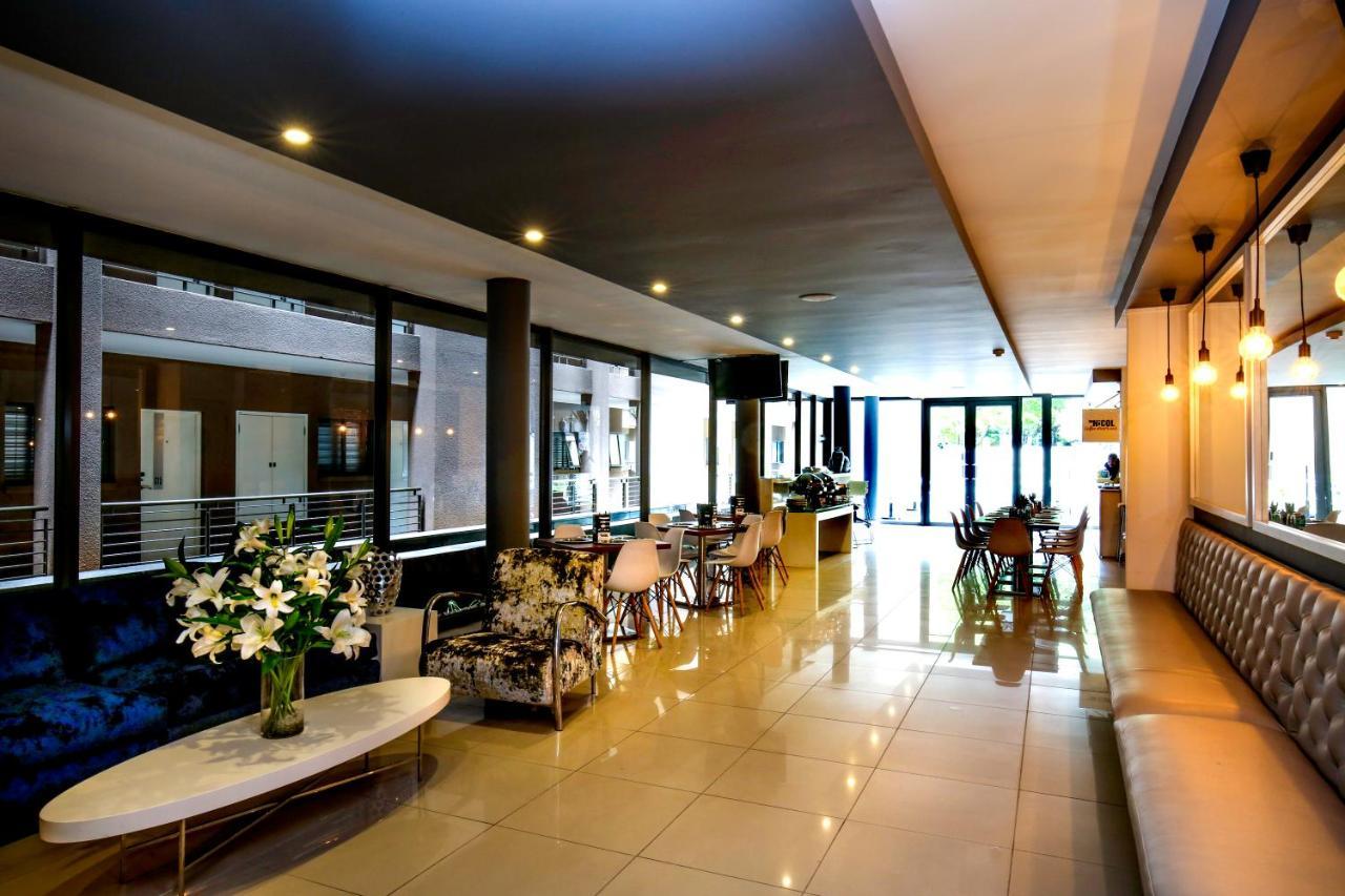The Nicol Hotel And Apartments Йоханнесбург Экстерьер фото