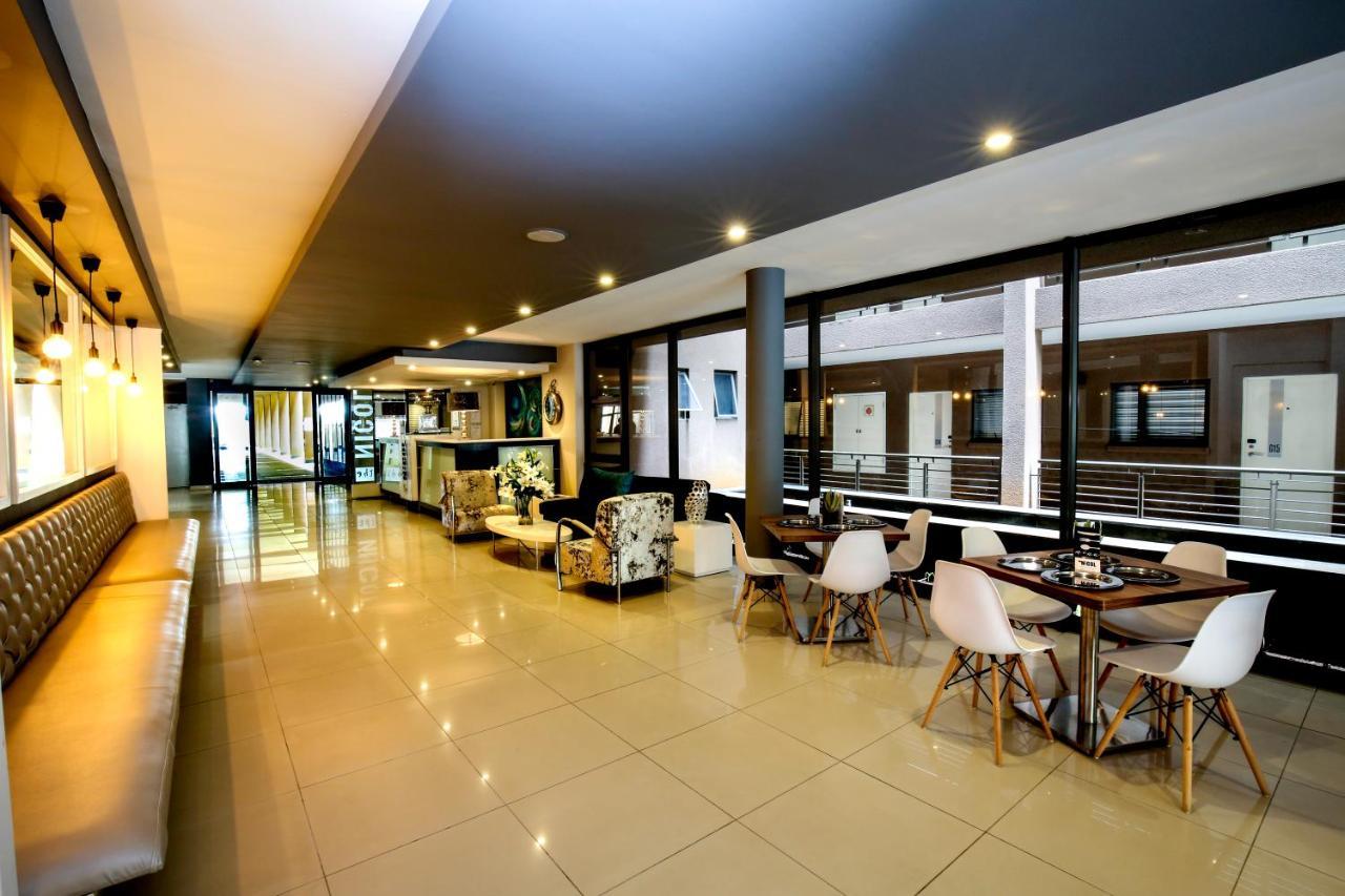 The Nicol Hotel And Apartments Йоханнесбург Экстерьер фото