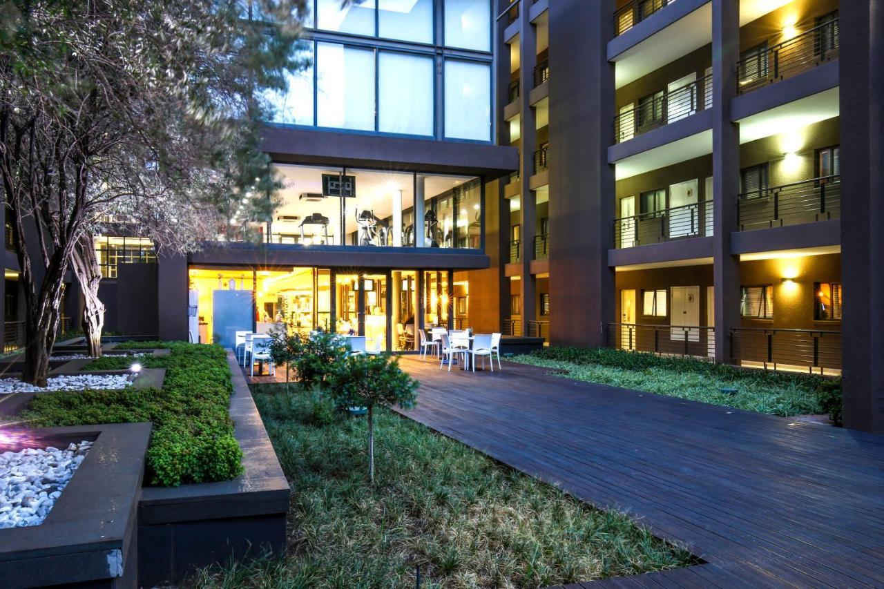 The Nicol Hotel And Apartments Йоханнесбург Экстерьер фото